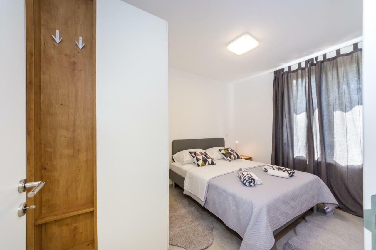 D. Marine Apartments Bibinje Bagian luar foto